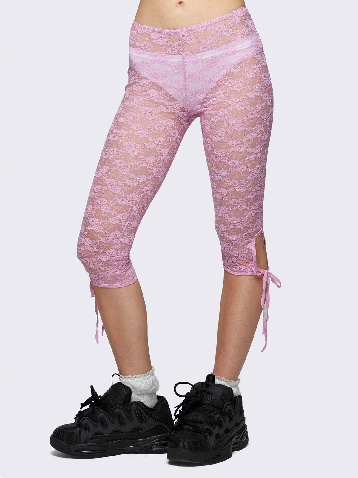 Lace capri leggings in pink