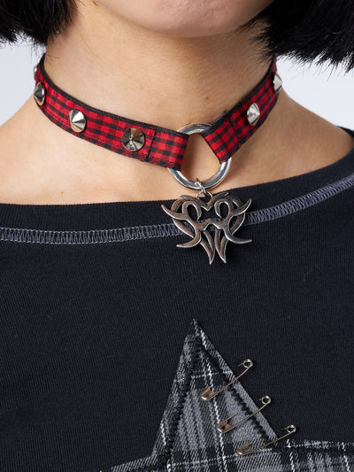 Heart of Thorns Pendant Choker Necklace