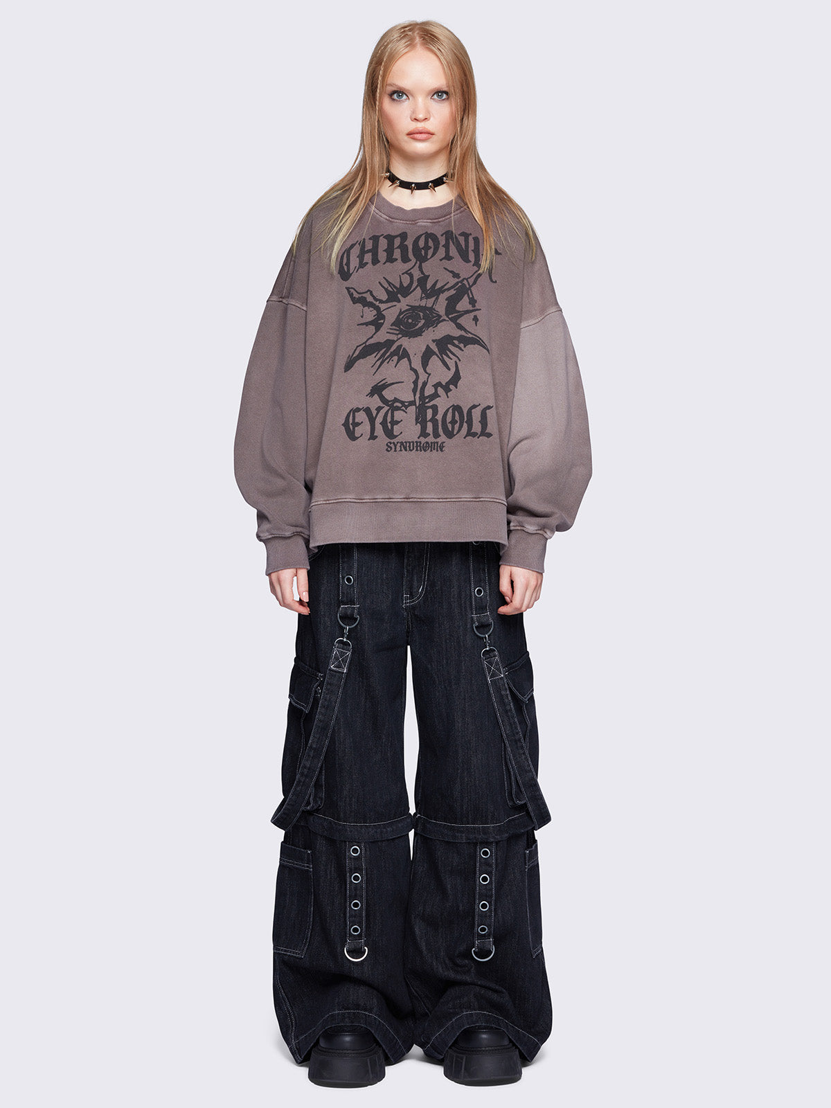 Oversized sweatshirt in washed brown with graphic front print.