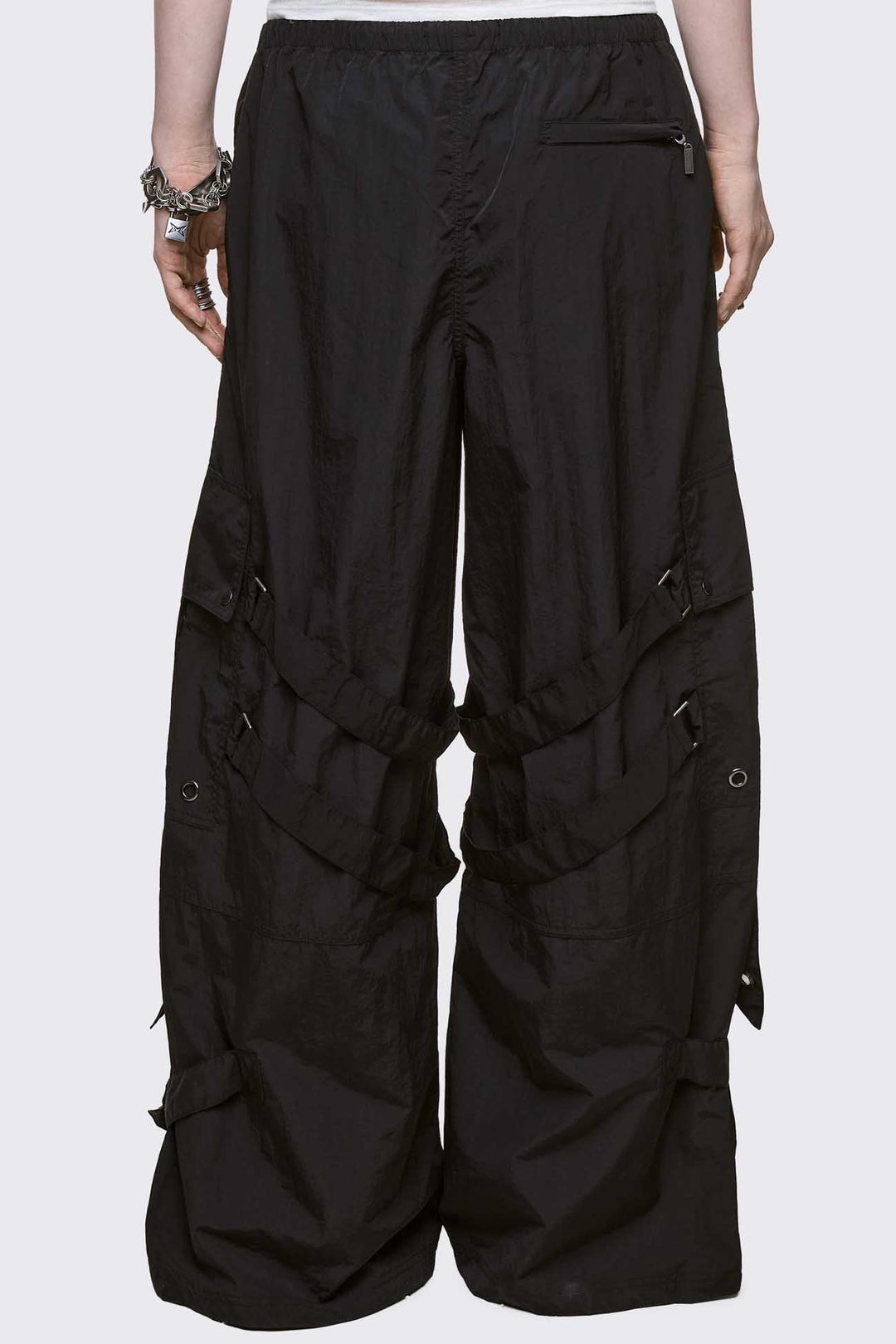 【新品未使用】MY_ NYLON CARGO PANTS[SUMI] Black Nylon Baggy Cargo Pants | Minga London