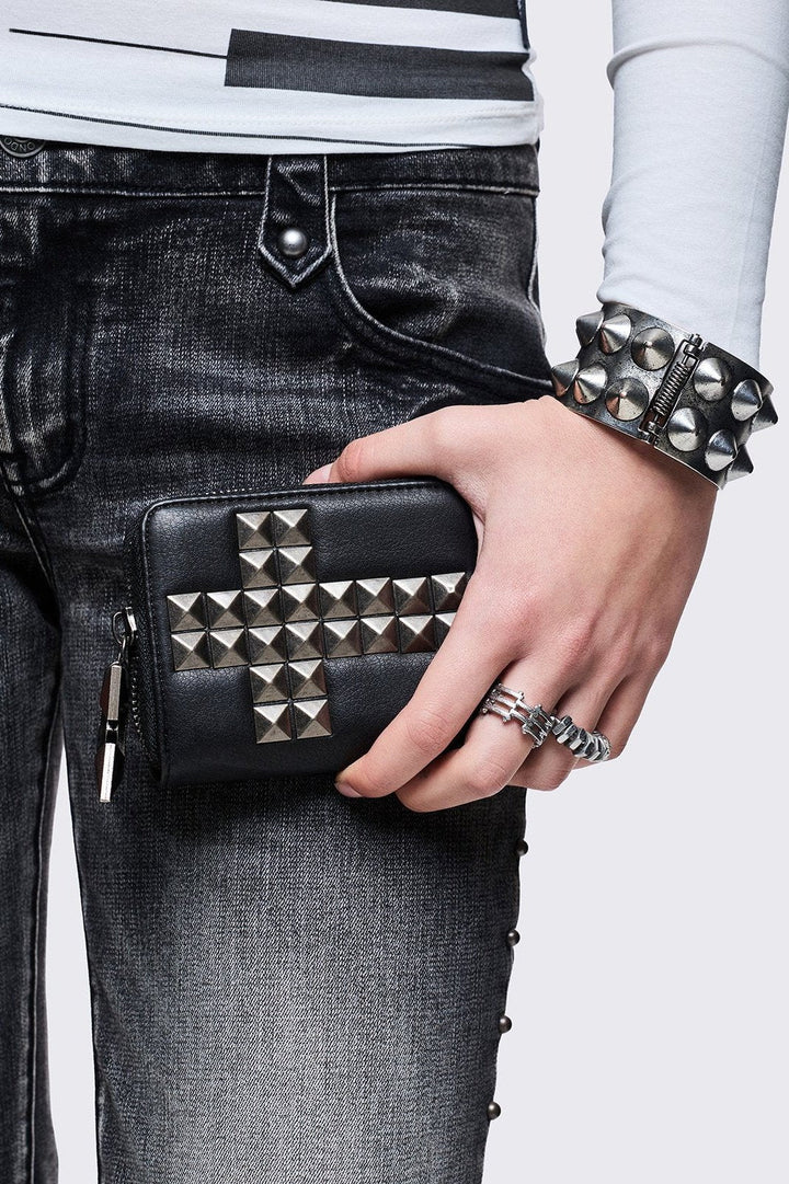 HYPNOTIC VOID.　ウォレットチェーン　blackmeans Faux Leather Black Wallet with Studded Cross | Minga London