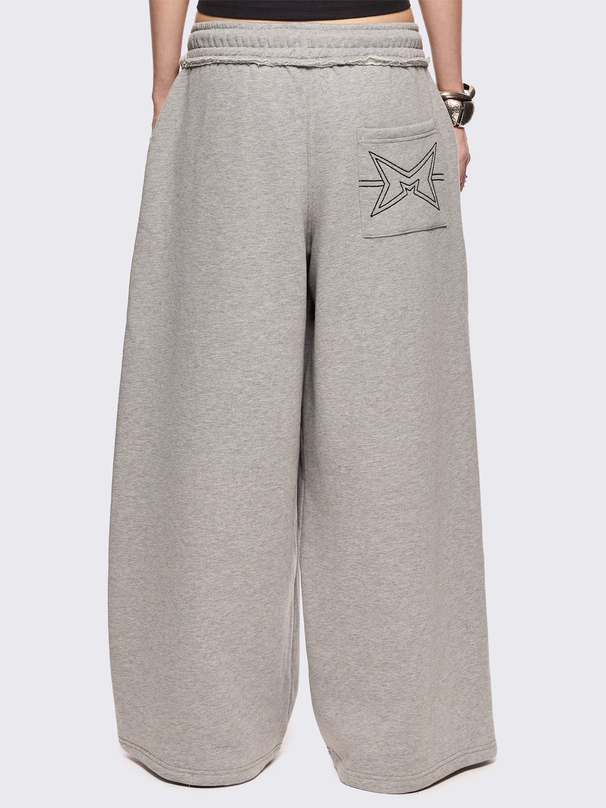 Wide leg sweatpants in marl grey.