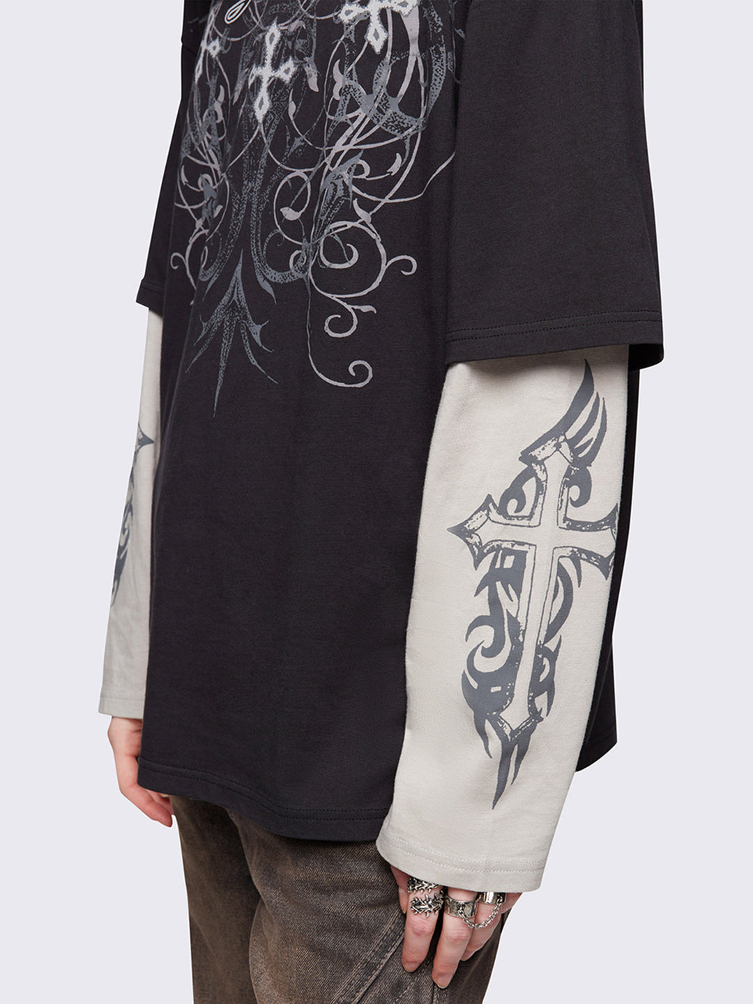 トップス unknown layered draped feather print tee unknown layered draped feather print tee - メルカリ