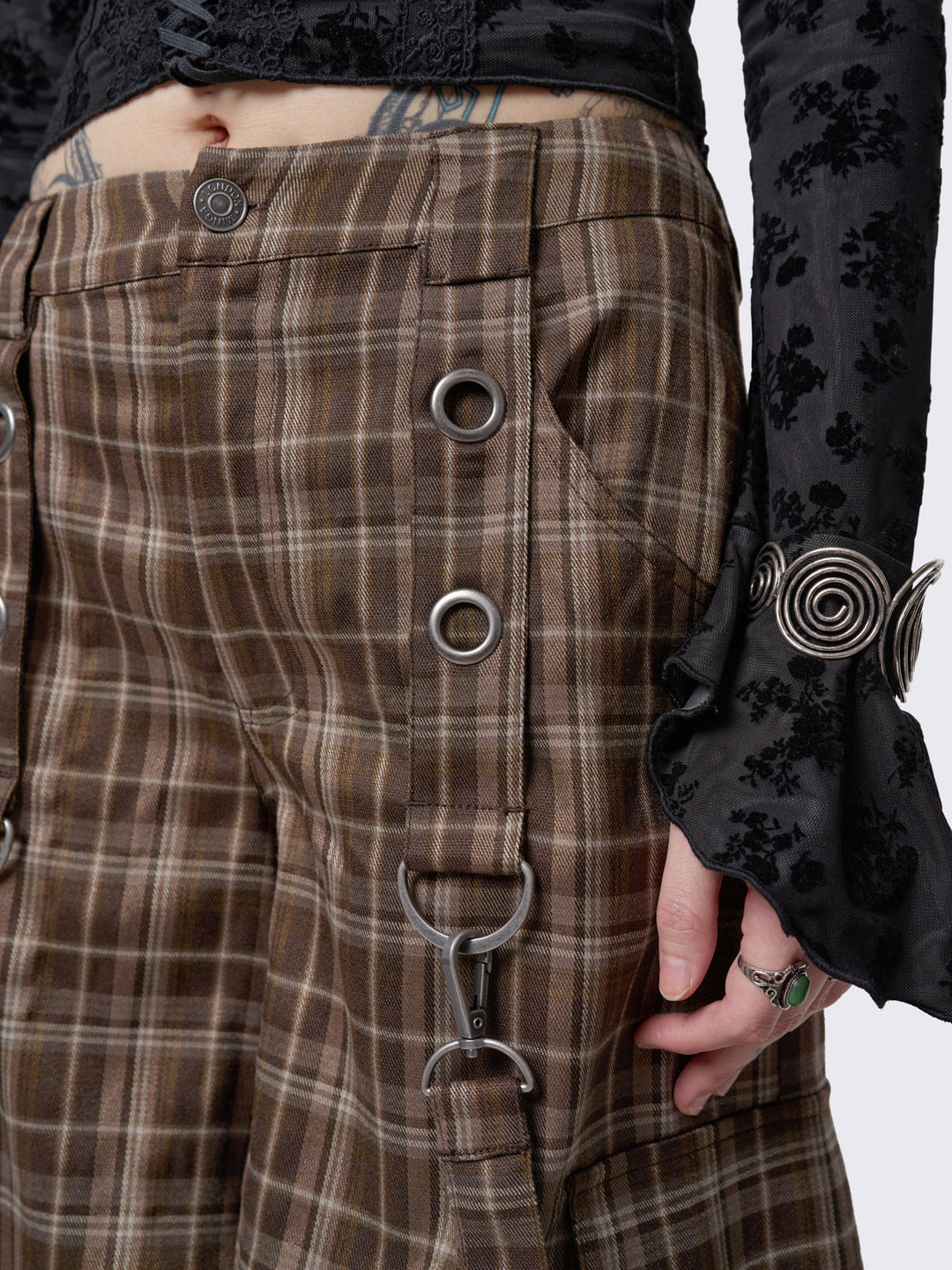 パンツ Minga London TREK CAMO CARGO JEANS Y2K Black Multi-Pocket Wide Leg Cargo Jeans with D-Ring